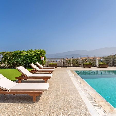 The House Of Gratitude - Poolside Retreat Villa Loutrá Oraías Elénis Eksteriør bilde